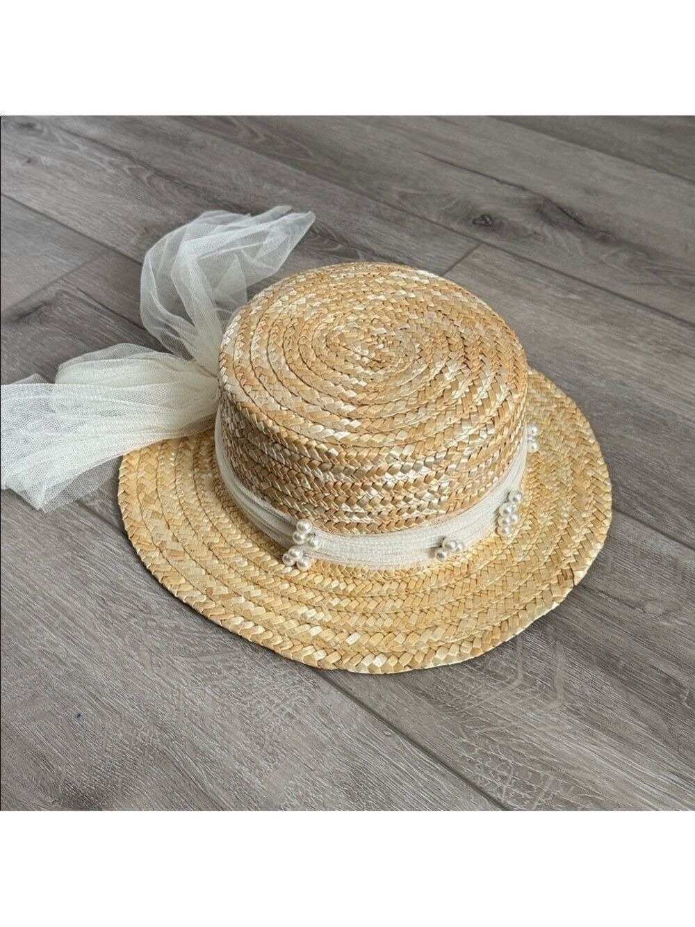Elegant kids Straw Hat with Tulle and Pearl Accents - Picture 5 of 7